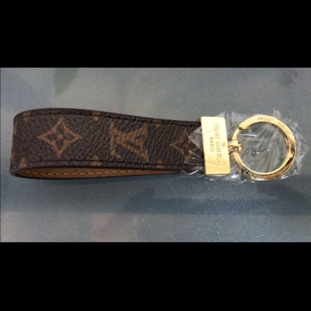 COPY - DRAGONNE KEY HOLDER